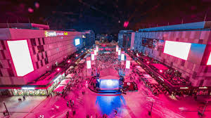 Mercedes Platz An Der Mercedes Benz Arena Essen Trinken Entertainment Dokumentation Youtube