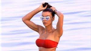 Jun 07, 2021 · την παρασκευή (11/6) ο κήπος υποδέχεται την ειρήνη σκυλακάκη και το πιο πρόσφατο άλμπουμ της, «souvenir», που έρχεται να προστεθεί σε μια ήδη ξεχωριστή και αξιόλογη τραγουδοποιία, με δική της. H Eirhnh Papadopoyloy Sth Mykono Deite To Agalmatenio Kormi Ths Tragoydistrias