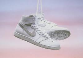 Now, there are mani jordan 1 low colorways that connect to the rich history of the model and tie into today's culture. Air Jordan 1 Hi 85 Neutral Grey White Bq4422 100 Sneakernews Com