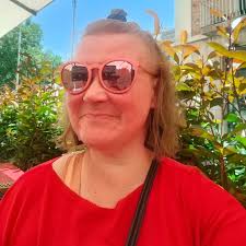 Hae, I will be in Reykjavik from mid December and I love to knit and  crochet. Are there any places where knitters gather, like in a library or  cafe? Takk!