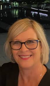 It is with mixed emotions that we would like to announce the retirement of  our outstanding hygienist. With over 23 years of dedication to our practice  and her patients, Kim Delk will