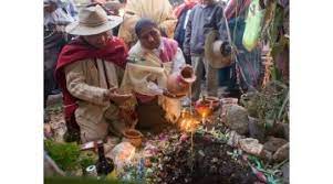 El primero de agosto la cultura andina honra a la madre tierra a través de un ritual, incluso los estados municipales y en jujuy el estado provincial reconoce está costumbre ancestral oficialmente decretando asueto administrativo y escolar ese día. Dia De La Pachamama Y Record De Ventas De La Cana Con Ruda Bae Negocios