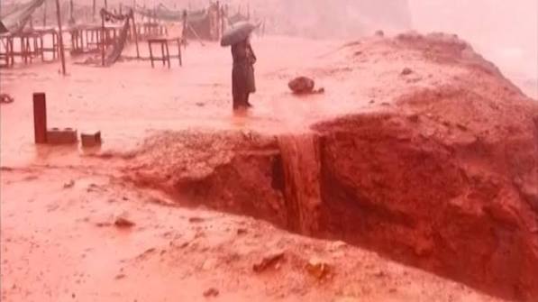 Video: Rain turns Iranian island's coastline blood-red | CNN