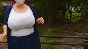 Hilari Baknew - big boobs outdoor2mp4