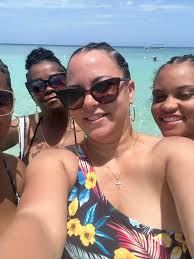 Great morning @everyone #LisaVMotivates #JamaicaVibes