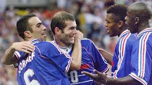 Zinédine zidane ist ein ehemaliger fußballspieler aus франция, (* 23 июня 1972 г. Jasa Pemain Muslim Antar Prancis Juara Piala Dunia