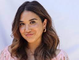 Lesia Grant's Instagram, Twitter & Facebook