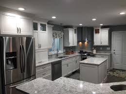White Shaker Cabinets From Www Clickcabinets Com Free Shipping Free Design Free Samples Buy Kitchen Cabinets Online Online Kitchen Cabinets Kitchen Cabinets