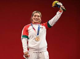 Aremi fuentes, la fuerza de la insistencia revista proceso | august 01, 2021 aremi fuentes es la representante mexicana en la categoría de 76 kilos en halterofilia. Mhanw7jubj Ivm