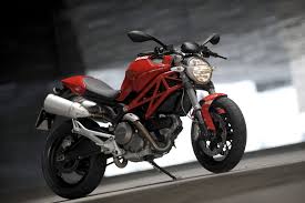 It comes with the pillion cover and little flyscreen as standard in the states. 2009 Ducati Monster 696