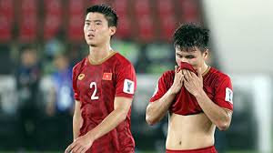 Cùng chung nhận định, bạn đọc nghikhac1311 cho rằng vấn đề của u23 việt nam năm nay đến từ cả ba tuyến: Duy Máº¡nh Bá»‹ Treo Gio á»Ÿ Tráº­n Chung Káº¿t Giá»¯a Viá»‡t Nam Va Yemen
