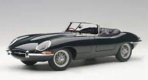 It takes its name from the green international motor racing colour of the united kingdom. Jaguar E Type Roadster Series I 3 8 British Racing Green 1961 Ebay