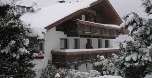 Offrendo una piscina interna con una sauna, l'appartamento haus sonnenhang affittacamere si trova a sölden, a 7 km da ghiacciaio rettenbach. Bergfex Haus Sonnenhang Privatzimmer Solden Solden