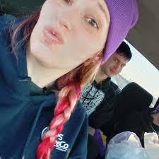 I need Darius J Simmons to get in contact with me!