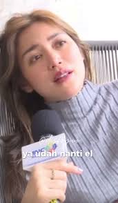 Jessica Iskandar Lepaskan Kepergian Ayahanda