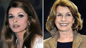1957'de avusturyalı auteur willi forst'un yönettiği son filmlerden birinde ilk küçük rolünü kazandı. Senta Berger Wird 75 Und Kann Es Nicht Glauben Welt