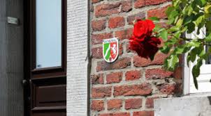 Wenn sie ein denkmalgeschützes haus kaufen, empfehle ich ihnen, einen bausachverständigen dazu zuziehen, der evtl. Denkmalgeschutztes Haus Kaufen Infos Zum Denkmalschutz Blauarbeit