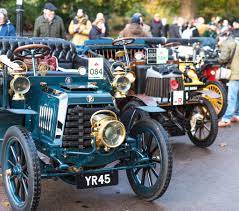 Marshalling Area At Hyde Park Corner Prior To The Start Of The Vcc London To Brighton Annual Commemorative Veteran Car Run Veteran Car Hyde Park Corner London Tourism