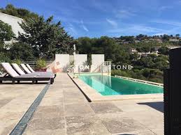 Plage De Piscine En Travertin Mix Beige A Saint Tropez Vente Pierre Naturelle Pour Interieur Et Exterieur Proche Toulon Stone By Stone