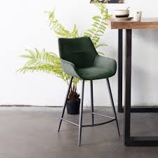 60er jahre cafehausstuhl stuhl mit extrahohe lehne wiener geflecht ankleidestuhl geflechtstuhl thonet nr 17 hochlehner. Barhocker John Sh 63 Cm Samt Grun Tresenhocker Hocker Barstuhl Kuchenhocker Stuhl Maison Esto Ihr Grosser Mobel Online Shop