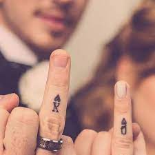 Kupa Maca Yuzuk Parmagi Dovmeleri Wedding Rin Tattoos For Couples Dovme Yuzuk Parmagi Sevgililer