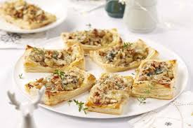 Feuilletes Aux Endives Noix Et Roquefort En 2020 Recettes De Cuisine Recette Nourriture