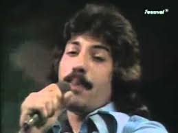 His first success came when he recorded the hits bless you joining tony were telma hopkins and joyce vincent wilson, and the trio scored a string of #1 hits with tie a yellow ribbon round the ole oak. Tony Orlando Dawn Tie A Yellow Ribbon Round The Ole Oak Tree Totp 1973 Youtube