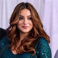 Ana Caba's Instagram, Twitter & Facebook