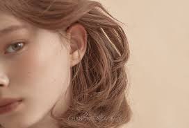 Leading Korean Hair Salon Says This Is 2019 S It Hair Colour Find Out What It S Called Daily Vanity Brown Hair Korean Korean Hair Color Aesthetic Hair