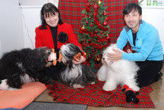 Művészetét több állami és szakmai elismeréssel is díjazták. Naray Tamas A Kutyaival Karacsonyozott Blikk