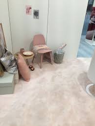 Seit mehr als 35 jahren ihr zuverlässiger partner im bereich bodenbeläge für messen, ausstellungen und events in ganz deutschland und europa. Teppichboden Auslegeware Von Vorwerk In Hellem Rose Rosa Weiss Auf Der Messe Domotex In Ha Schlafzimmer Teppichboden Wohnzimmer Bodenbelag Teppichboden