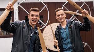 Und an ein solches möchte der youtuber auch. Youtube Stars Trauern Schwester Stirbt Bei Flugzeugabsturz Promiflash De