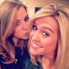 Julie Register (JulieRenee87)