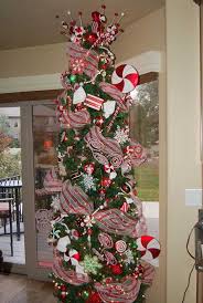 This beautiful ribbon christmas star is inspired by a traditional danish paper craft with a twist. Red And White Striped Christmas Tree Novocom Top