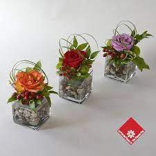 Maybe you would like to learn more about one of these? Rosenarrangements In Quadratischen Glasvasen Deko 2019 Rosenarrangements In Q Square Glass Vase Beautiful Flower Arrangements Valentine Flower Arrangements