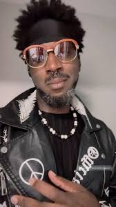 Dressed like an Oreo cookie...Just need some milk to dunk into....🍪🥛