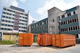 Zwätzengasse 15, 07743 jena (lobeda) businessähnliche orte in der nähe. Abrissbagger An Alter Klinik In Jena Lobeda Im Einsatz Antenne Thuringen