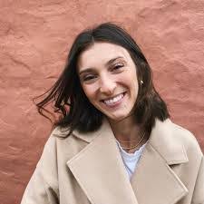 Clara Parsons's Instagram, Twitter & Facebook