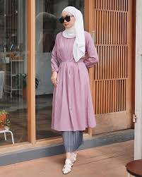 Apr 06, 2021 · buat kamu pecinta tunik, tren baju lebaran 2021 selajutnya adalah tunik motif. Padu Padan Baju Tunik Lebaran 2021 Untuk Hijabers Ala Selebgram Alifia Diannisa Semua Halaman Stylo