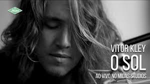 Share em o sol d am d vê se não esquece e me ilumina em d am preciso de você aqui d em o sol d am d vê se enriquece a minha melanina em d am d só você me faz sorrir. Vitor Kley O Sol Piano E Voz Ao Vivo No Midas Studios Youtube