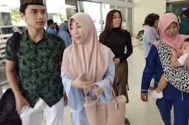 Sejauh ini, belum ada jadwal resmi dari pa cibinong terkait sidang mediasi larissa chou dan alvin faiz. Ustaz Arifin Ilham Sakit Muhammad Alvin Faiz Enggan Berikan Komentar Secara Langsung