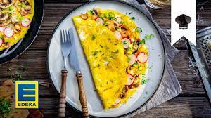 Omelette Mit Champignons Rezept Vegetarische Eierspeise Mit Pilzen Parmesan Edeka Youtube Rezepte Mit Champignons Eierspeise Rezepte