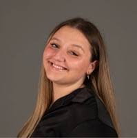 Nicole Mysliwiec's Instagram, Twitter & Facebook