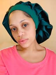 Lisa Bonnet's Instagram, Twitter & Facebook