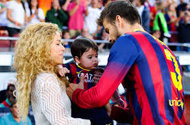 Dort wohnt die familie in miami. Von Wegen Spielerfrau Sangerin Shakira Hier Mit Ehemann Gerard Pique Gilt Als Eine Der Einflussreichsten Frauen Der Welt Wir Haben Ihren Werdegang In Einer Bilderstrecke Festgehalten Klicken Sie Sich Durch