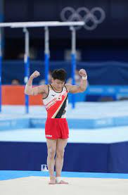 体操男子団体決勝結果 1位 ロシア 262.500 2位 日本 262.397 3位 中国 261.894 4位 イギリス 255.760 5位 アメリカ 254.594 6位 スイス 250.927 7位 ウクライナ 246.394 8位 ドイツ 238.495 優勝したロシアと2位日本の差が僅か0.103! Nlmuelbkoycu4m