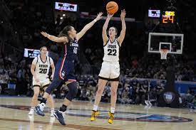 Caitlin Clark and Iowa defeat UConn in women's Final Four - Los Angeles  Times