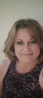 can I get a curly hairstyle like the one in the picture with my thick hair?