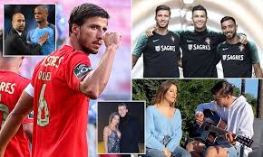 4,136 likes · 12 talking about this. Ruben Dias Passnotes Manchester City Are Getting The Leader They Have Missed Since Vincent Kompany Daily Mail Online