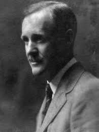 Robert Farquhar's Instagram, Twitter & Facebook